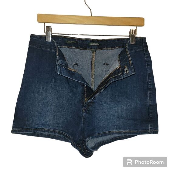 Wild fable blue jean shorts size 14/32 R - Picture 2 of 3